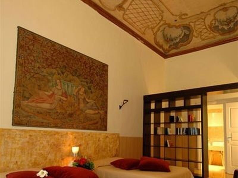 Costantinapoli 27 3* Neapel
